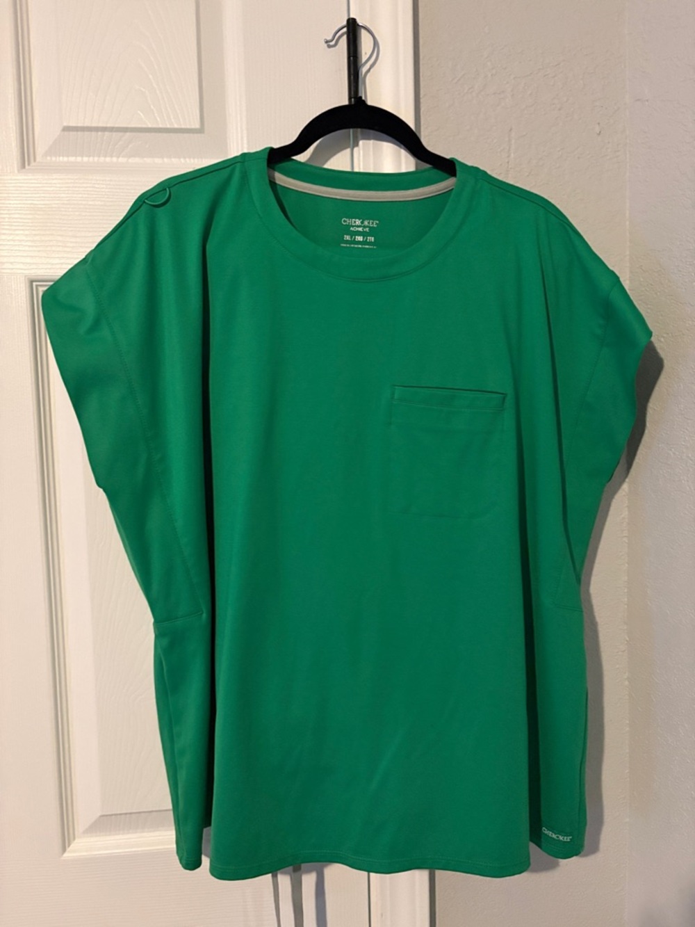 Cherokee Women’s Green Straight Leg scrub set